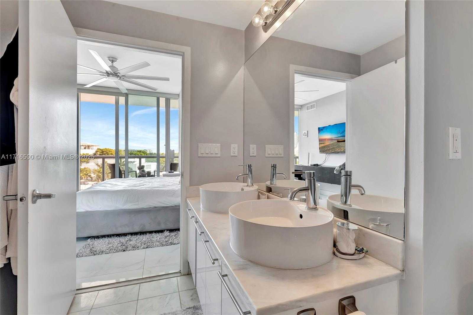 Small Image of 888 BISCAYNE BLVD #411, Miami Number 11