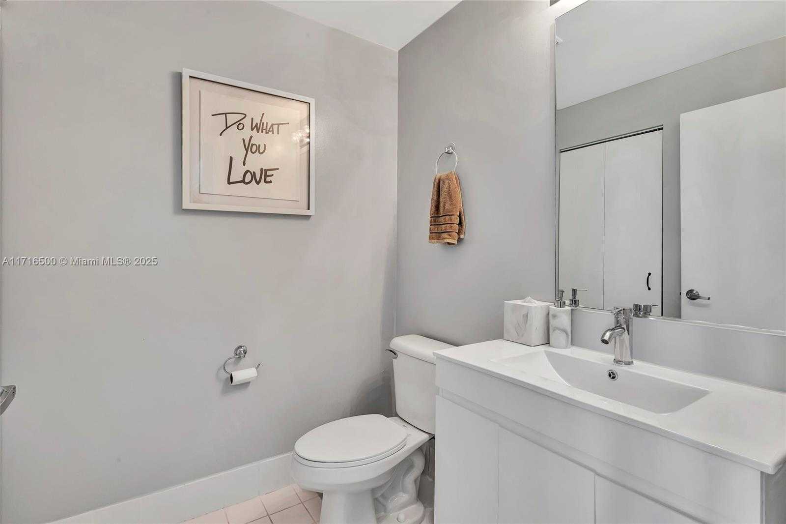 Small Image of 888 BISCAYNE BLVD #411, Miami Number 13