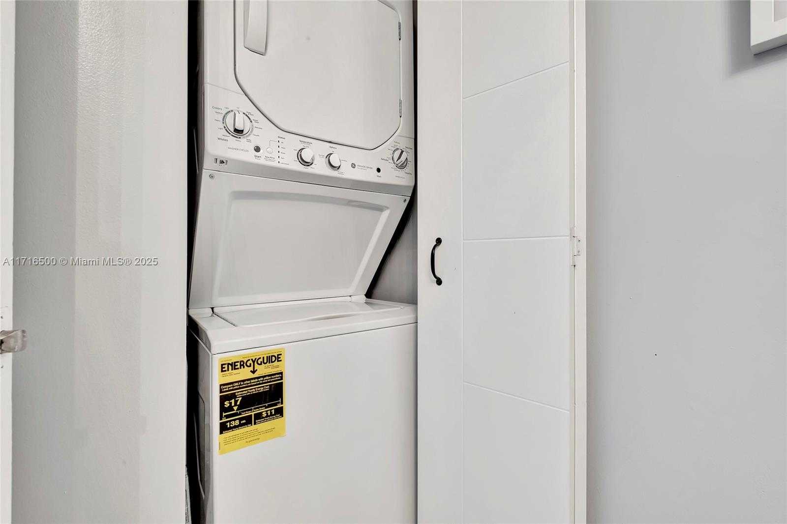 Small Image of 888 BISCAYNE BLVD #411, Miami Number 14