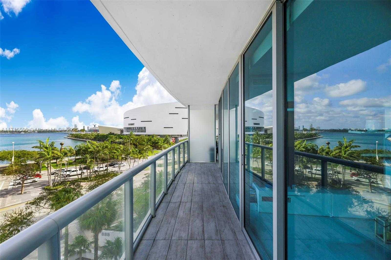 Small Image of 888 BISCAYNE BLVD #411, Miami Number 16
