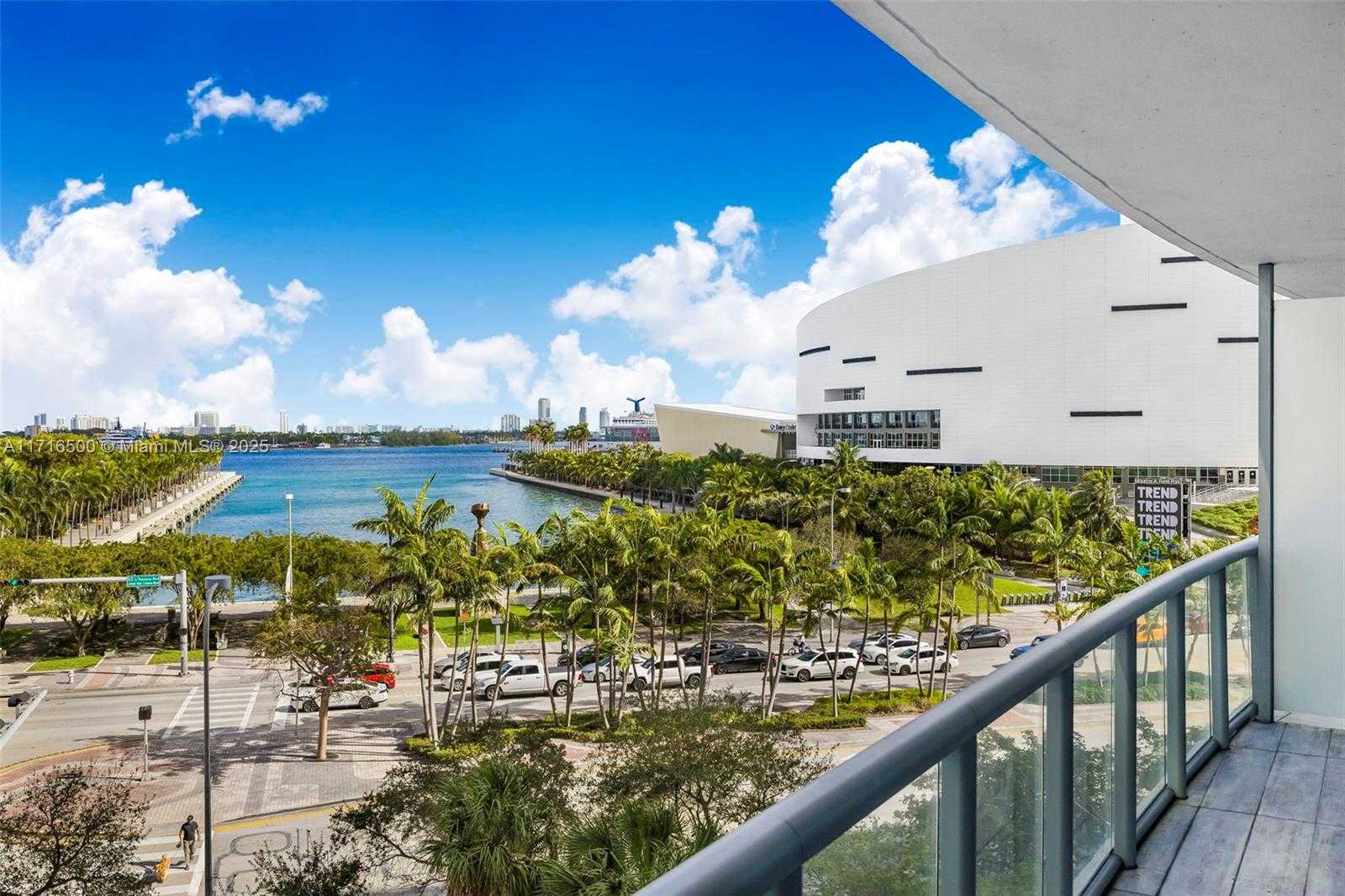 Small Image of 888 BISCAYNE BLVD #411, Miami Number 17