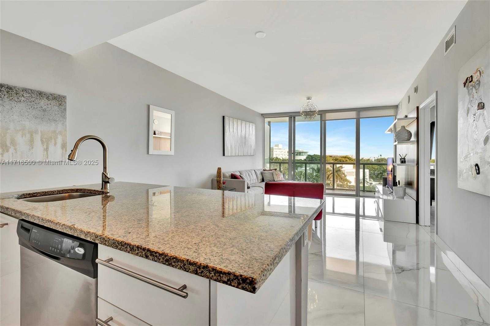 Small Image of 888 BISCAYNE BLVD #411, Miami Number 6