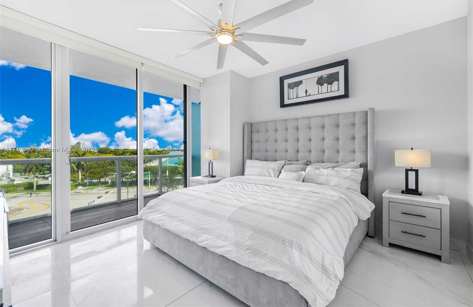 Small Image of 888 BISCAYNE BLVD #411, Miami Number 8