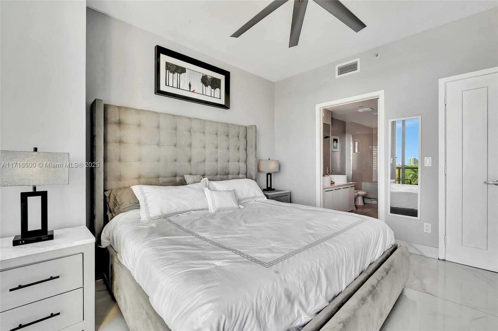 Small Image of 888 BISCAYNE BLVD #411, Miami Number 9