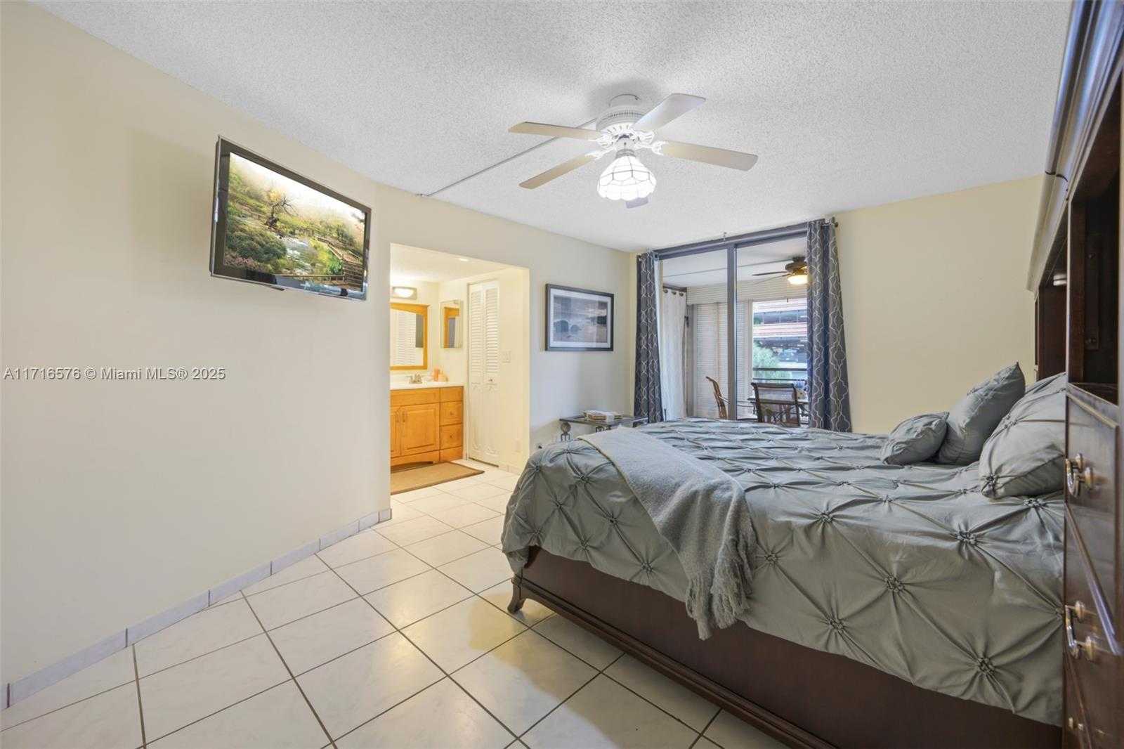 Small Image of 20401 NORTH EAST 30TH AVE #320-8, Aventura Number 17