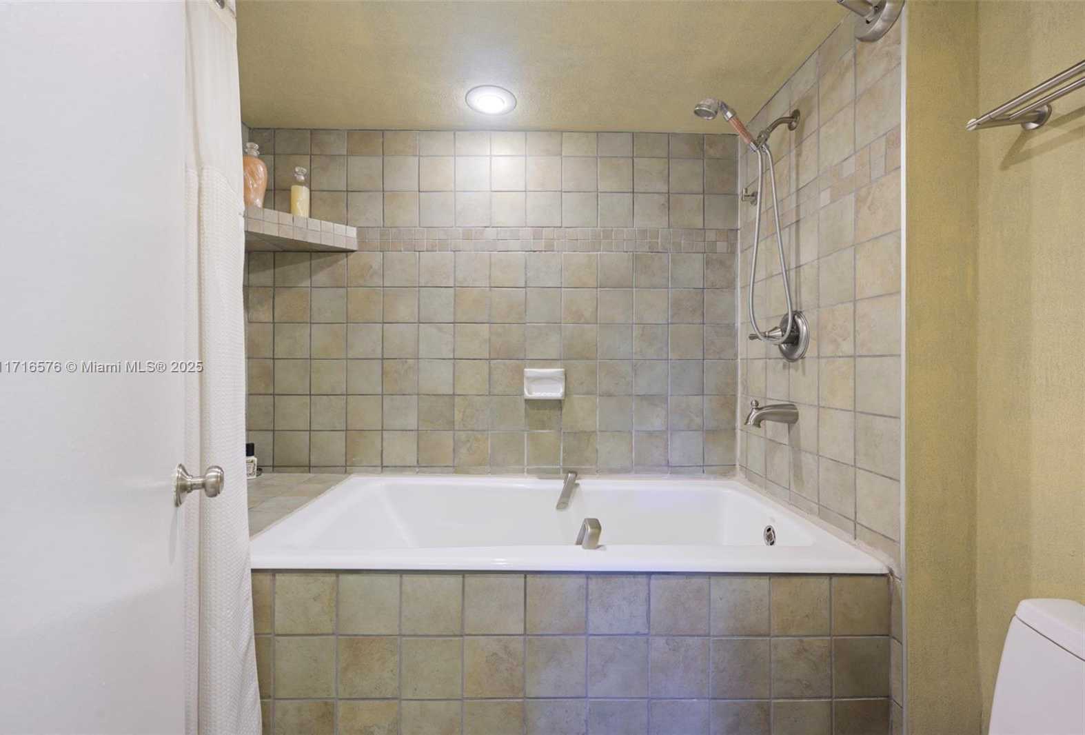 Small Image of 20401 NORTH EAST 30TH AVE #320-8, Aventura Number 19