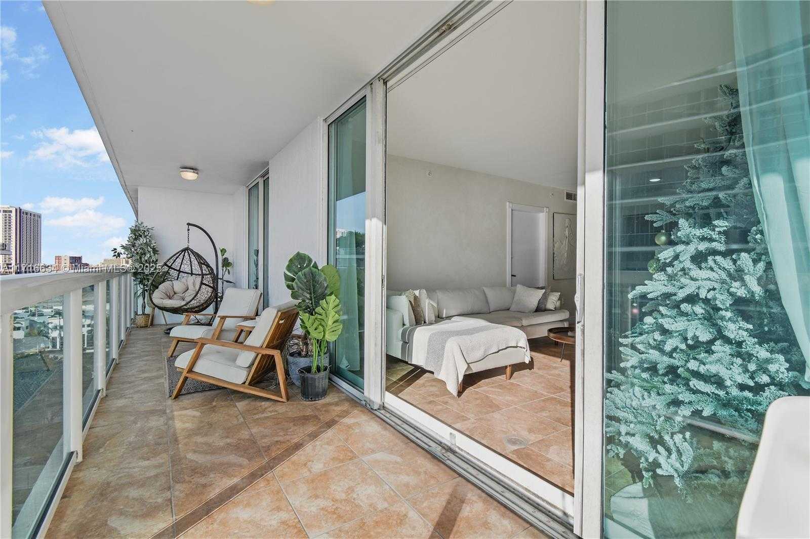 Small Image of 1800 NORTH BAYSHORE DR #1412, Miami Number 11