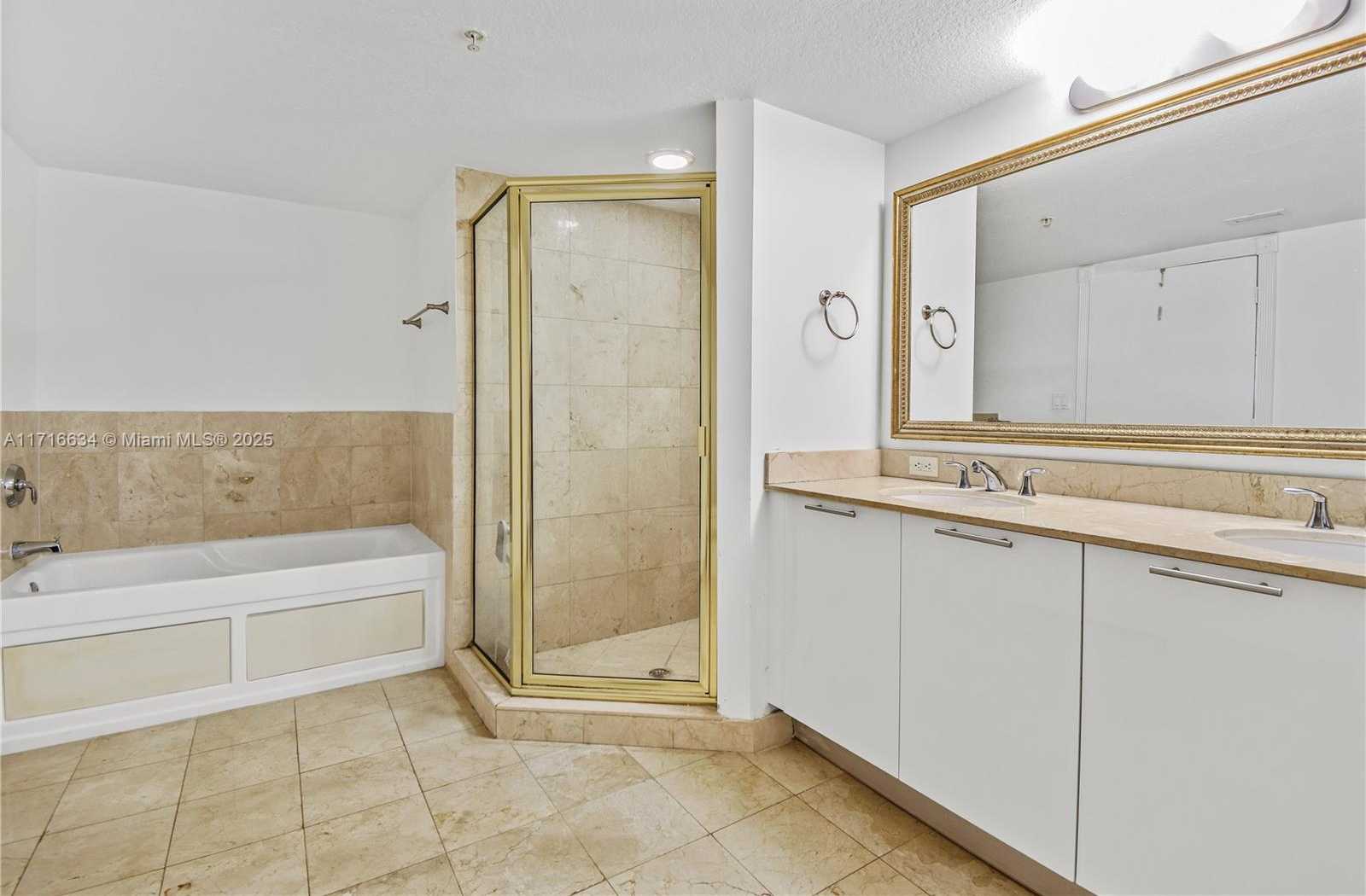 Small Image of 1800 NORTH BAYSHORE DR #1412, Miami Number 18