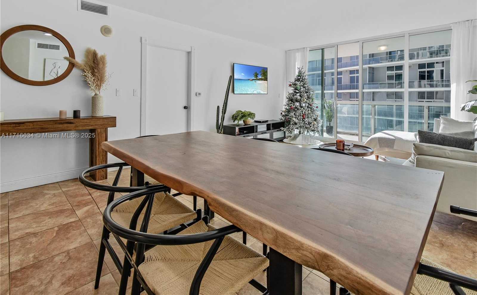 Small Image of 1800 NORTH BAYSHORE DR #1412, Miami Number 6