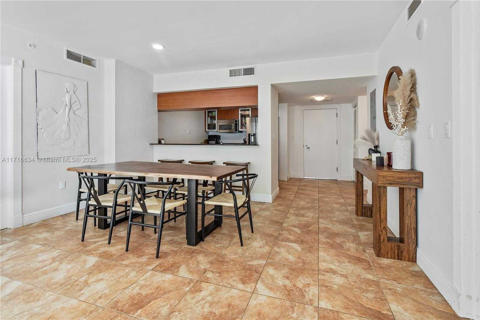 Small Image of 1800 NORTH BAYSHORE DR #1412, Miami Number 9