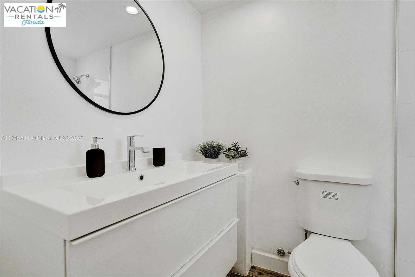 Small Image of 7904 WEST DR #611, North Bay Village Number 5