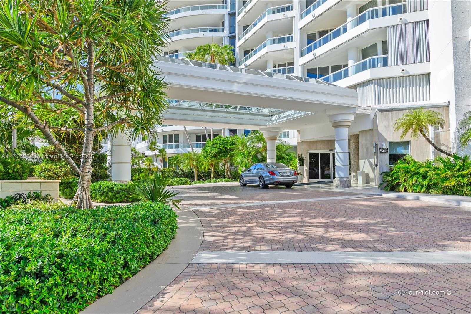 Small Image of 21050 POINT PL #2001, Aventura Number 3