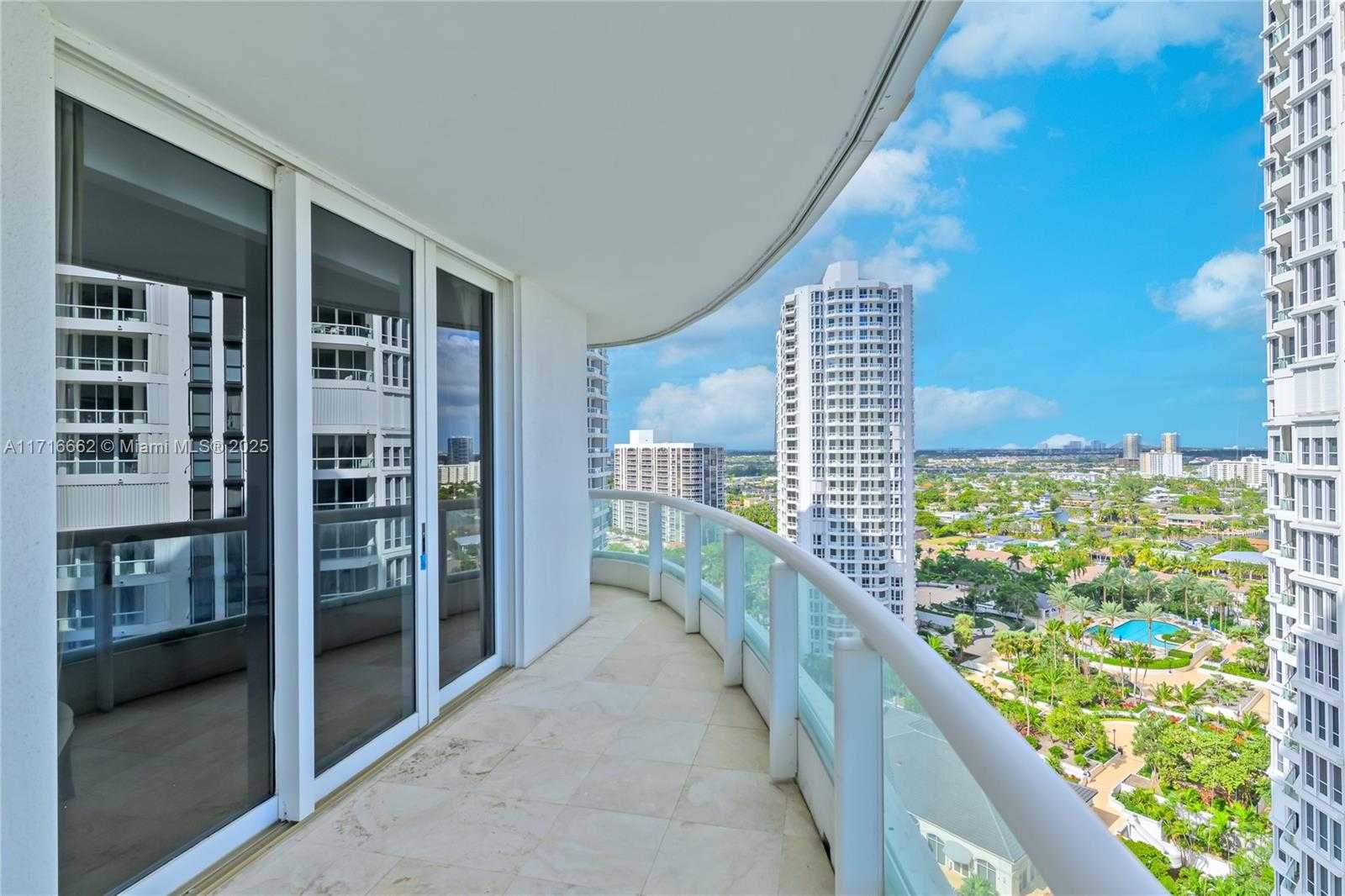 Small Image of 21050 POINT PL #2001, Aventura Number 31