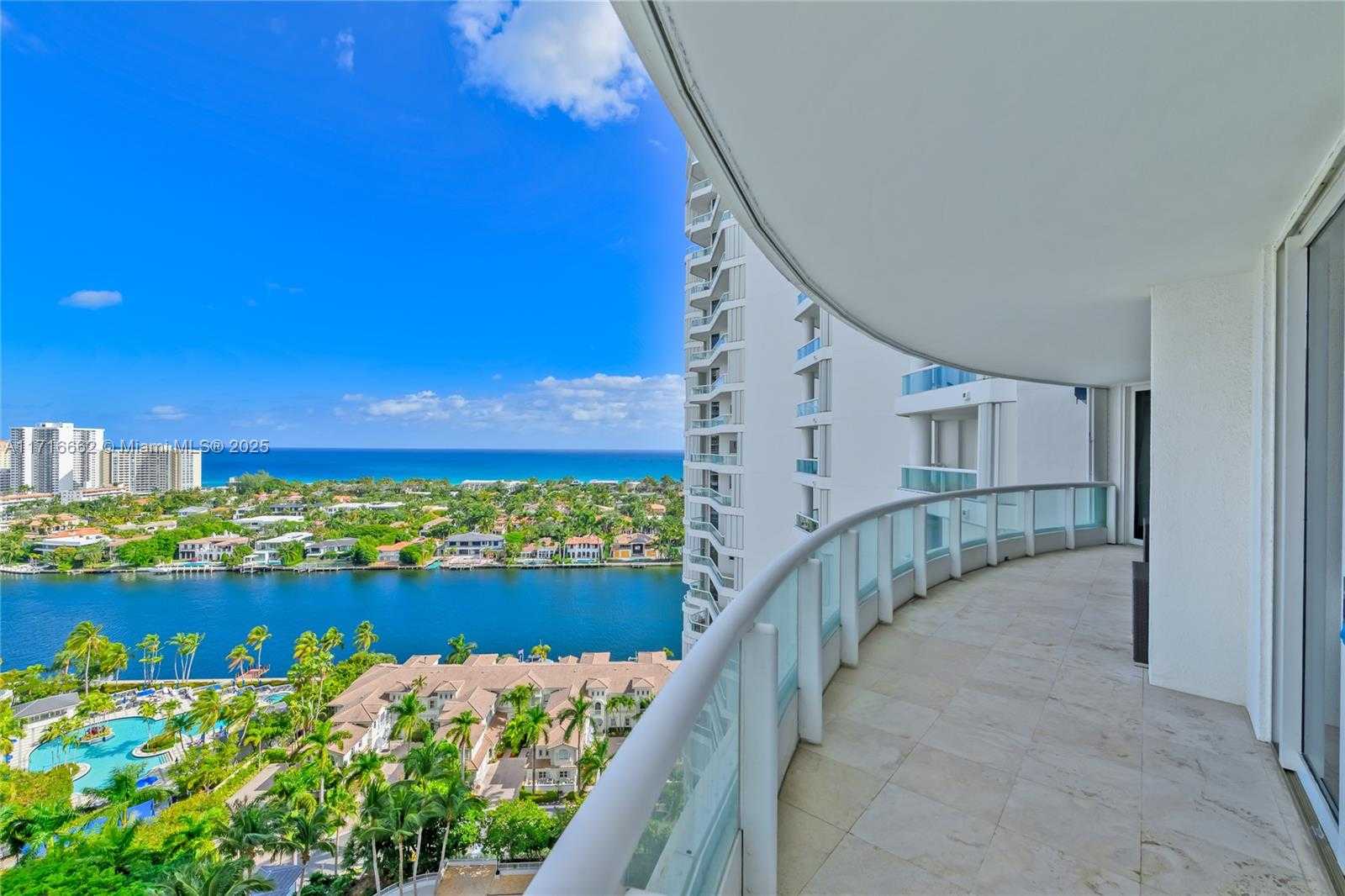 Small Image of 21050 POINT PL #2001, Aventura Number 36