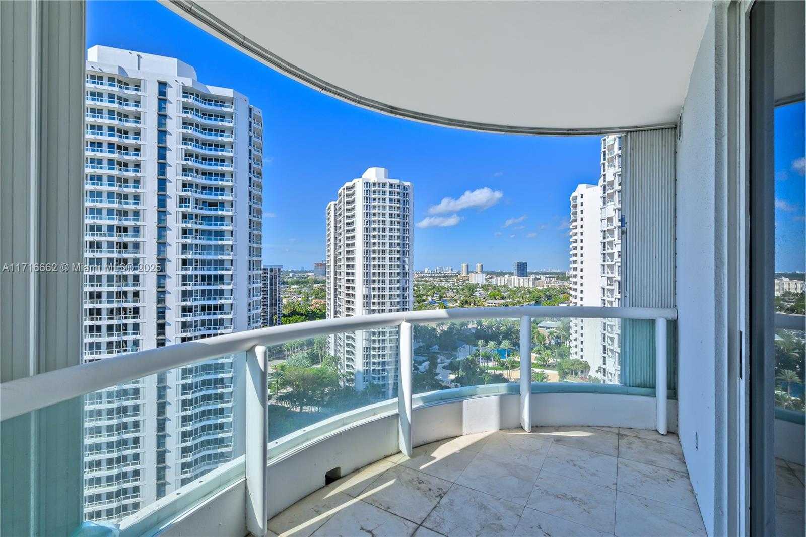 Small Image of 21050 POINT PL #2001, Aventura Number 37