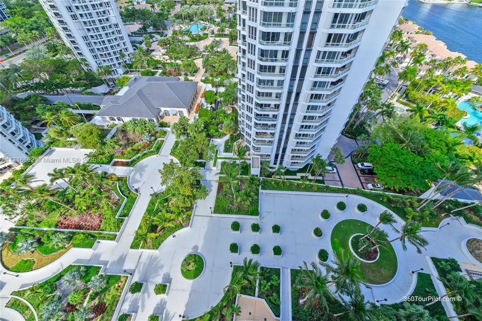 Small Image of 21050 POINT PL #2001, Aventura Number 39