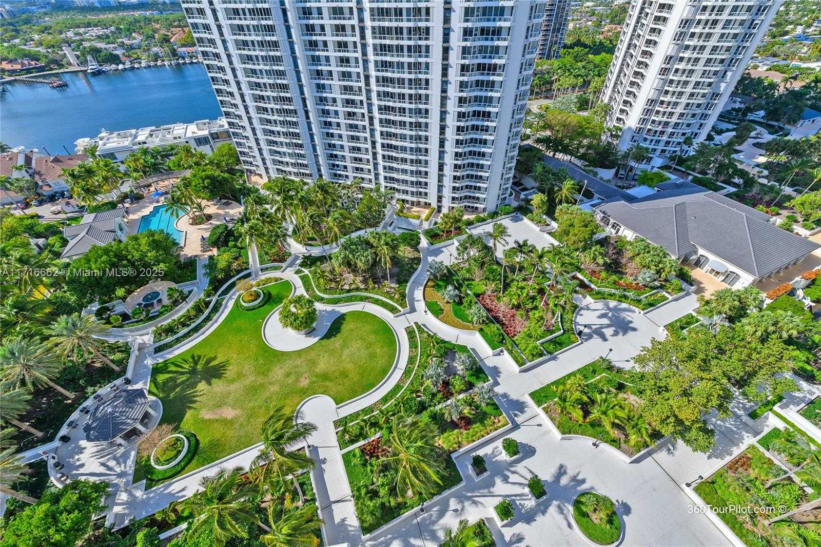 Small Image of 21050 POINT PL #2001, Aventura Number 40
