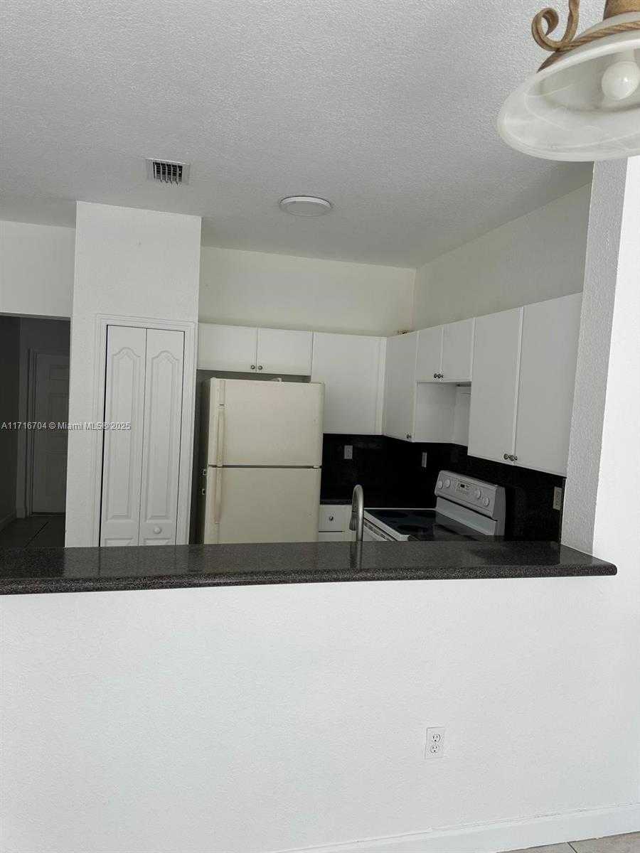 Small Image of Hialeah Number 4