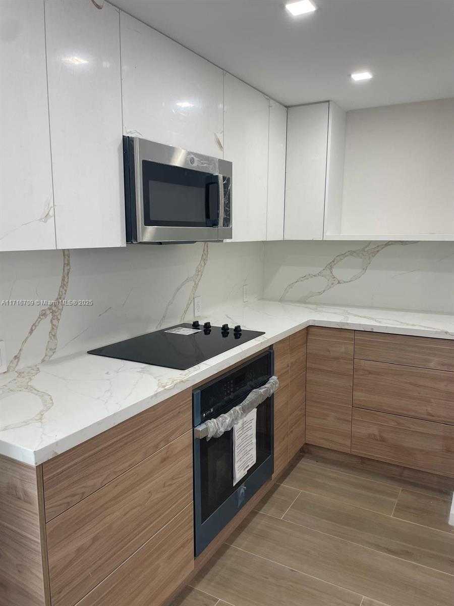 Small Image of 10230 COLLINS AVE #102, Bal Harbour Number 13