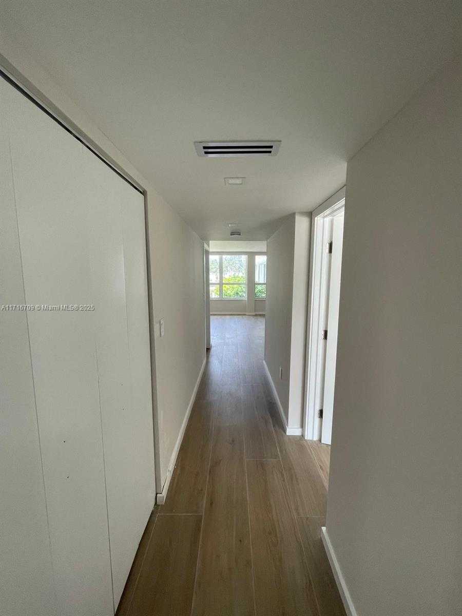 Small Image of 10230 COLLINS AVE #102, Bal Harbour Number 18