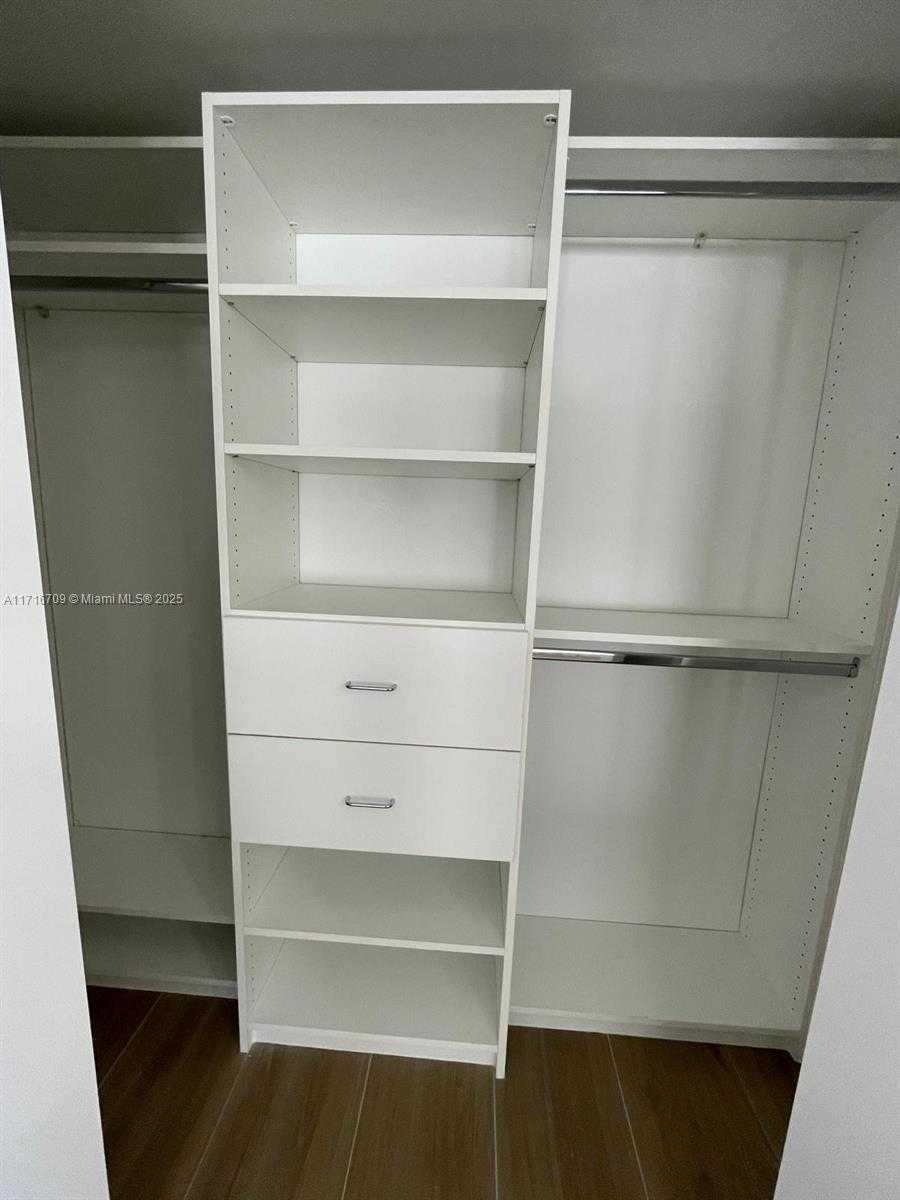 Small Image of 10230 COLLINS AVE #102, Bal Harbour Number 19