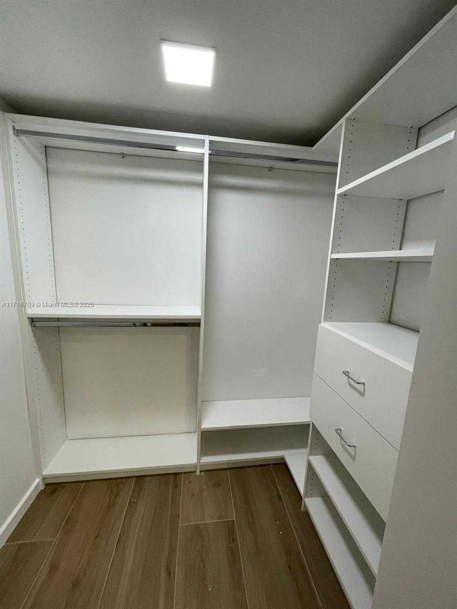 Small Image of 10230 COLLINS AVE #102, Bal Harbour Number 21