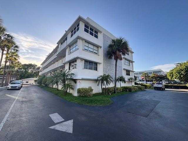 Small Image of 10230 COLLINS AVE #102, Bal Harbour Number 26