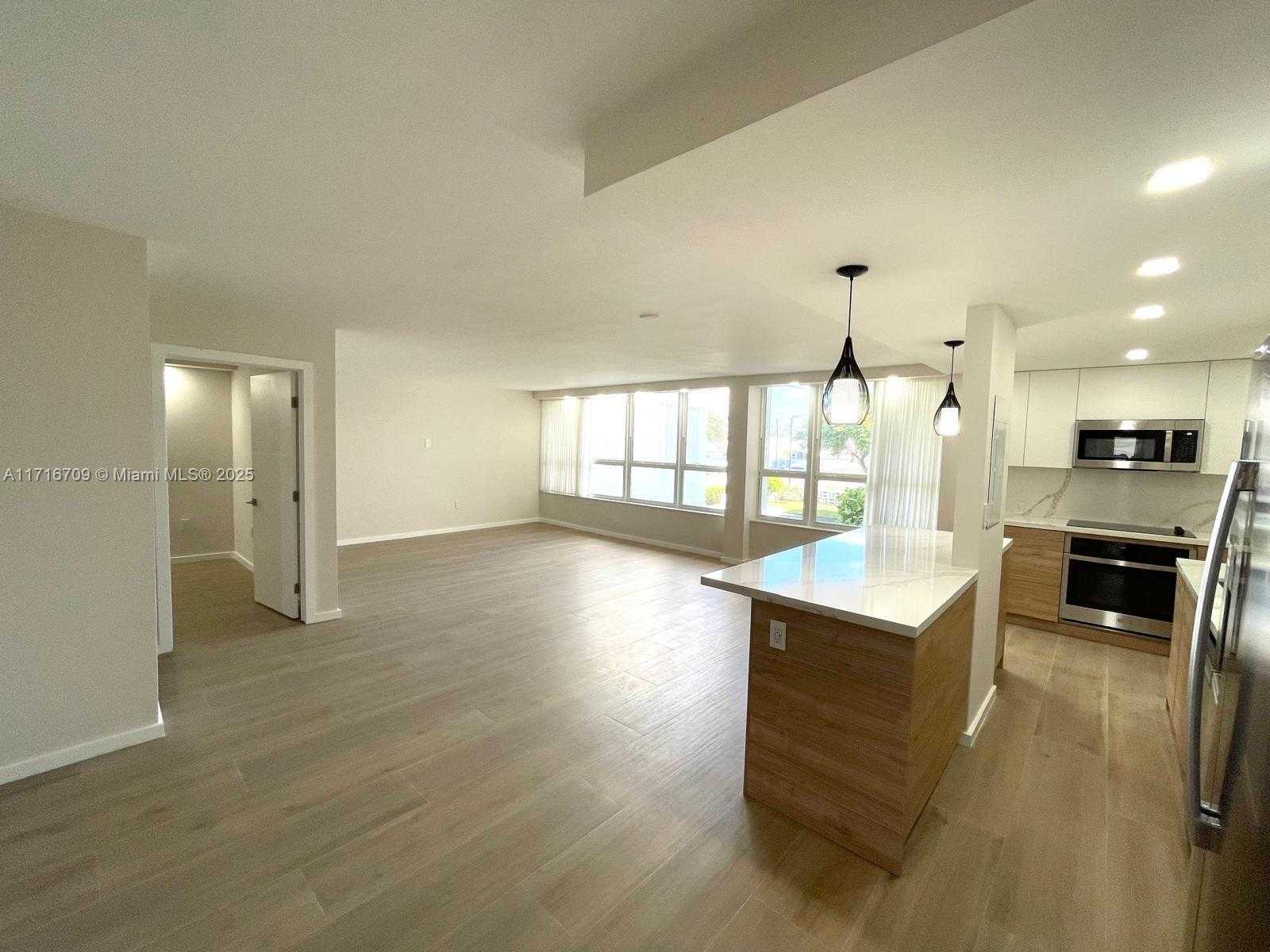 Small Image of 10230 COLLINS AVE #102, Bal Harbour Number 3