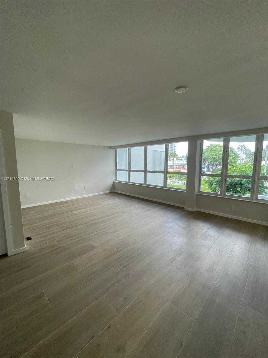 Small Image of 10230 COLLINS AVE #102, Bal Harbour Number 4