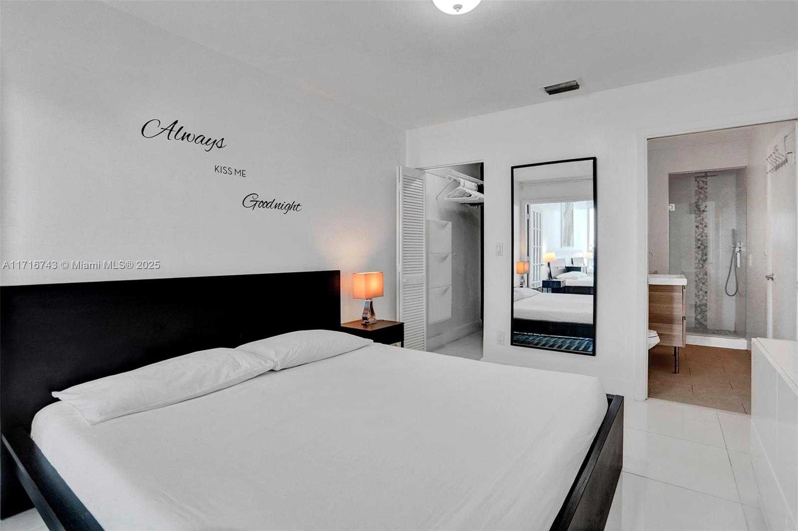 Small Image of 5445 COLLINS AVE #BAY-14, Miami Beach Number 11