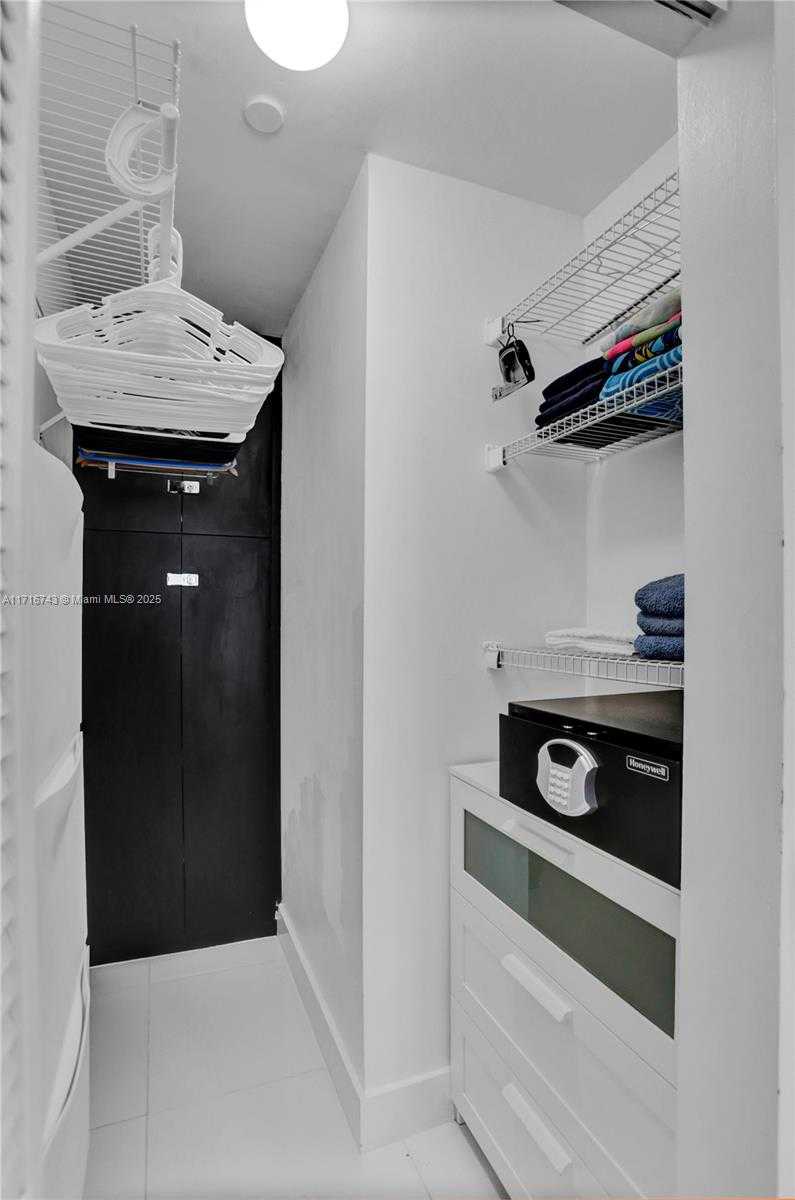 Small Image of 5445 COLLINS AVE #BAY-14, Miami Beach Number 16