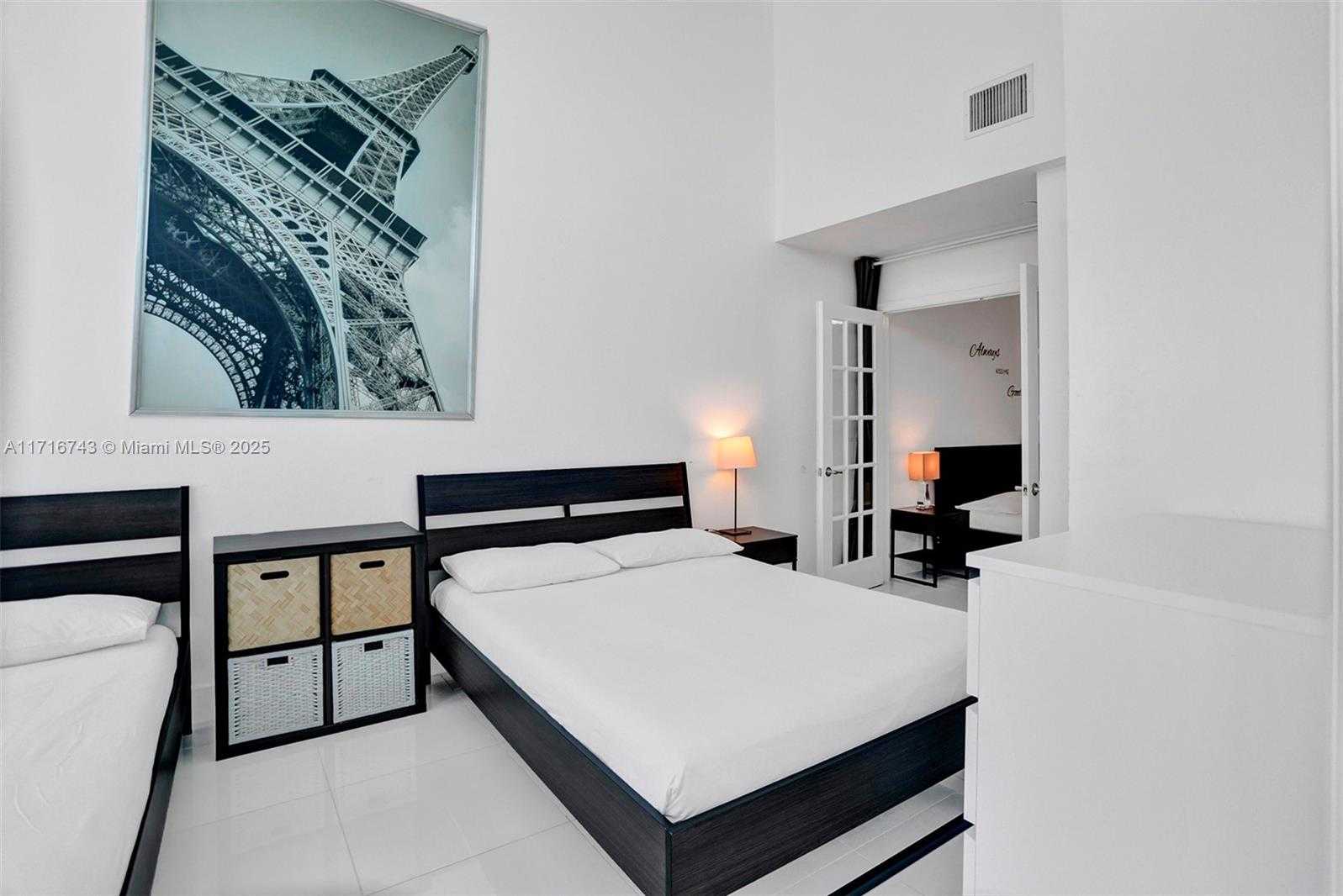 Small Image of 5445 COLLINS AVE #BAY-14, Miami Beach Number 21