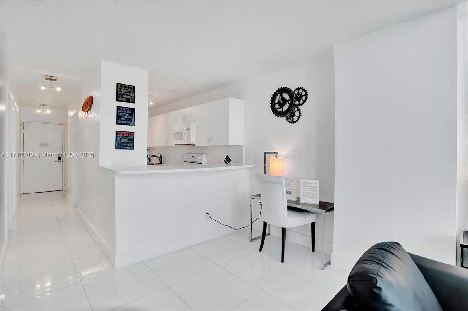Small Image of 5445 COLLINS AVE #BAY-14, Miami Beach Number 23