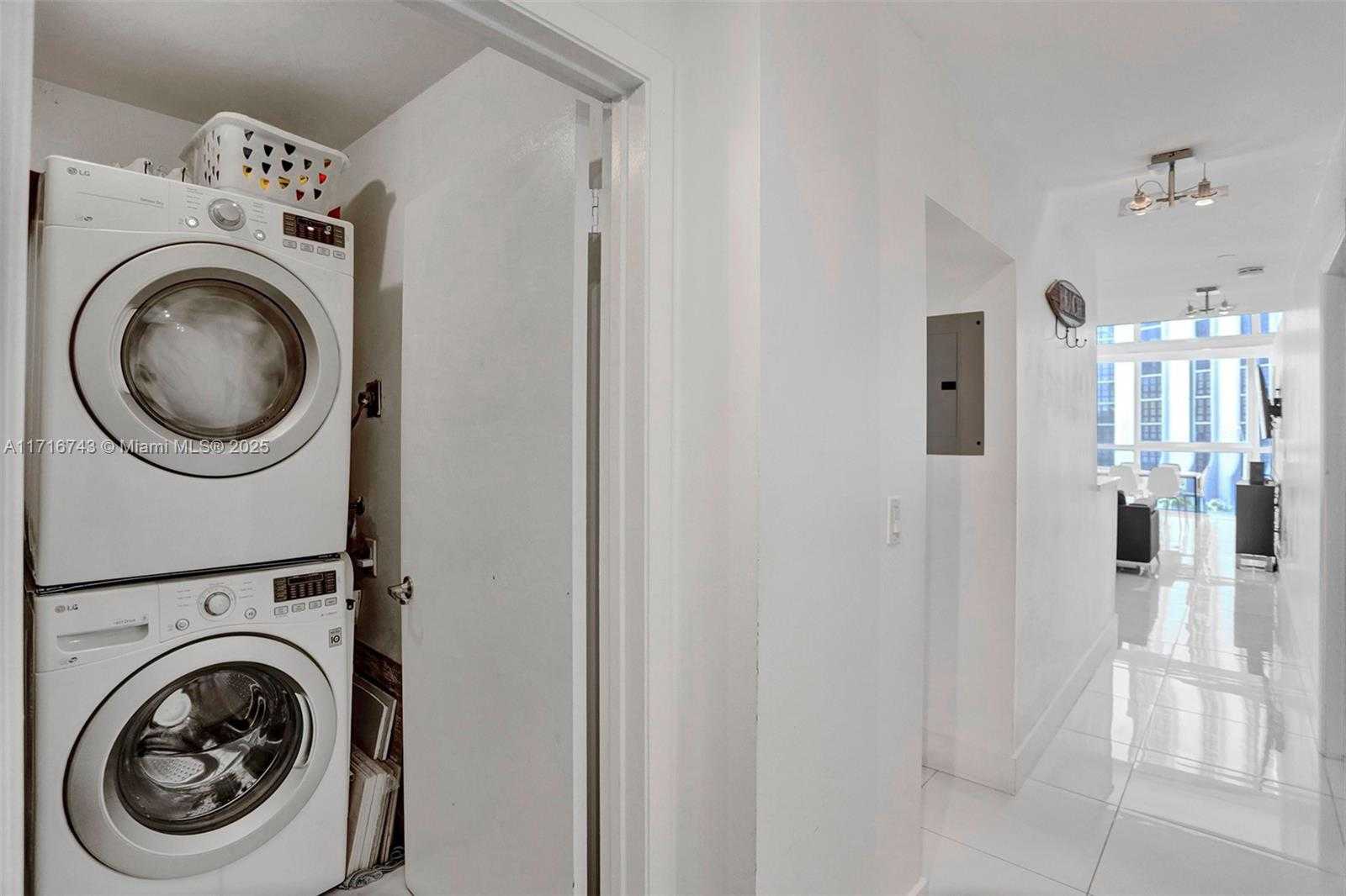 Small Image of 5445 COLLINS AVE #BAY-14, Miami Beach Number 35