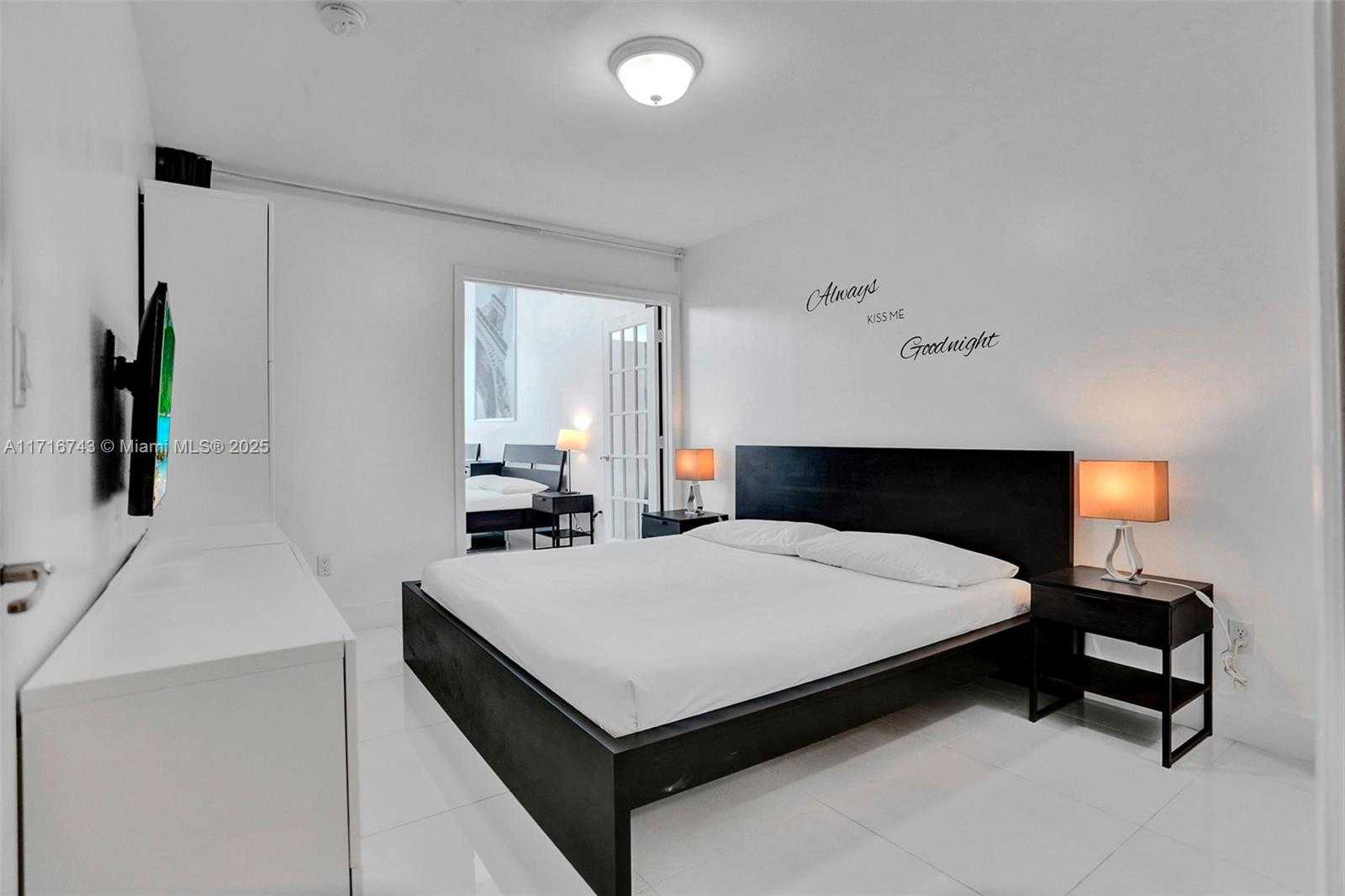 Small Image of 5445 COLLINS AVE #BAY-14, Miami Beach Number 4