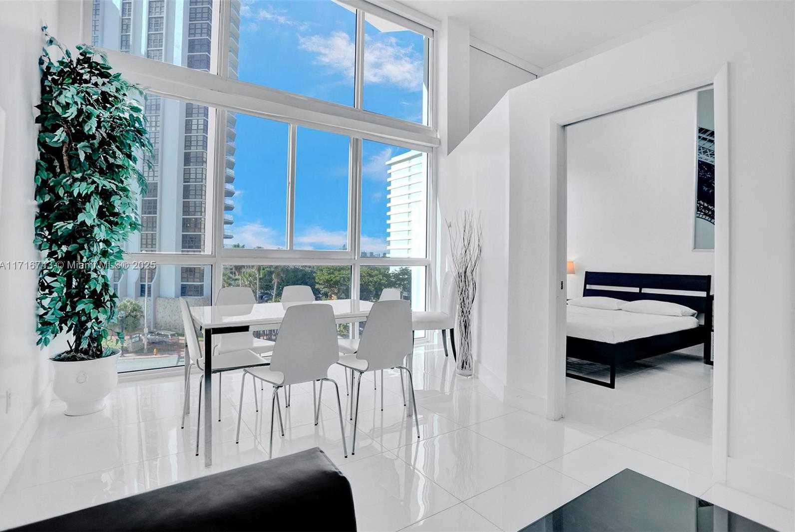 Small Image of 5445 COLLINS AVE #BAY-14, Miami Beach Number 40