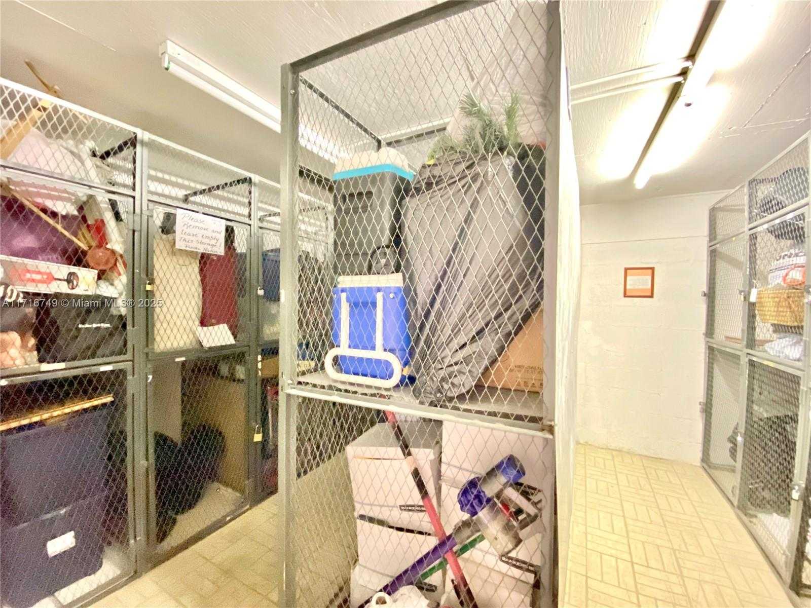 Imagen de Pequeño Objeto