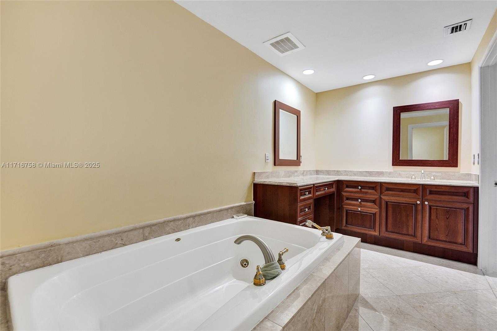 Small Image of 3501 NORTH OCEAN DR #4G, Hollywood Number 43