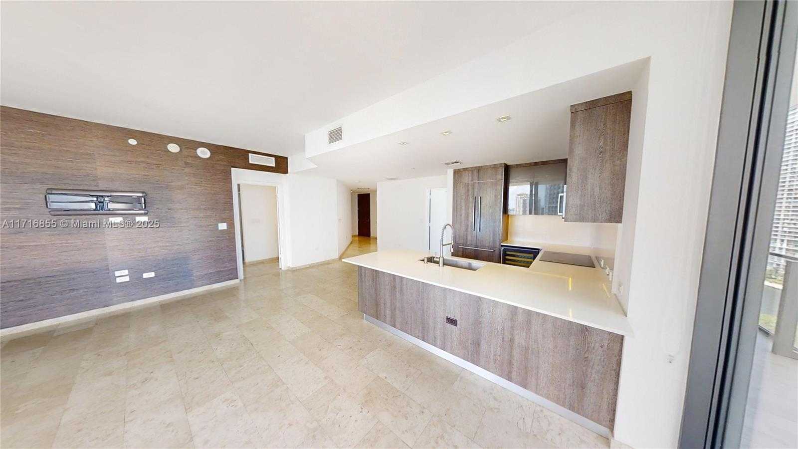 Small Image of 68 SOUTH EAST 6 ST #1111, Miami Number 10