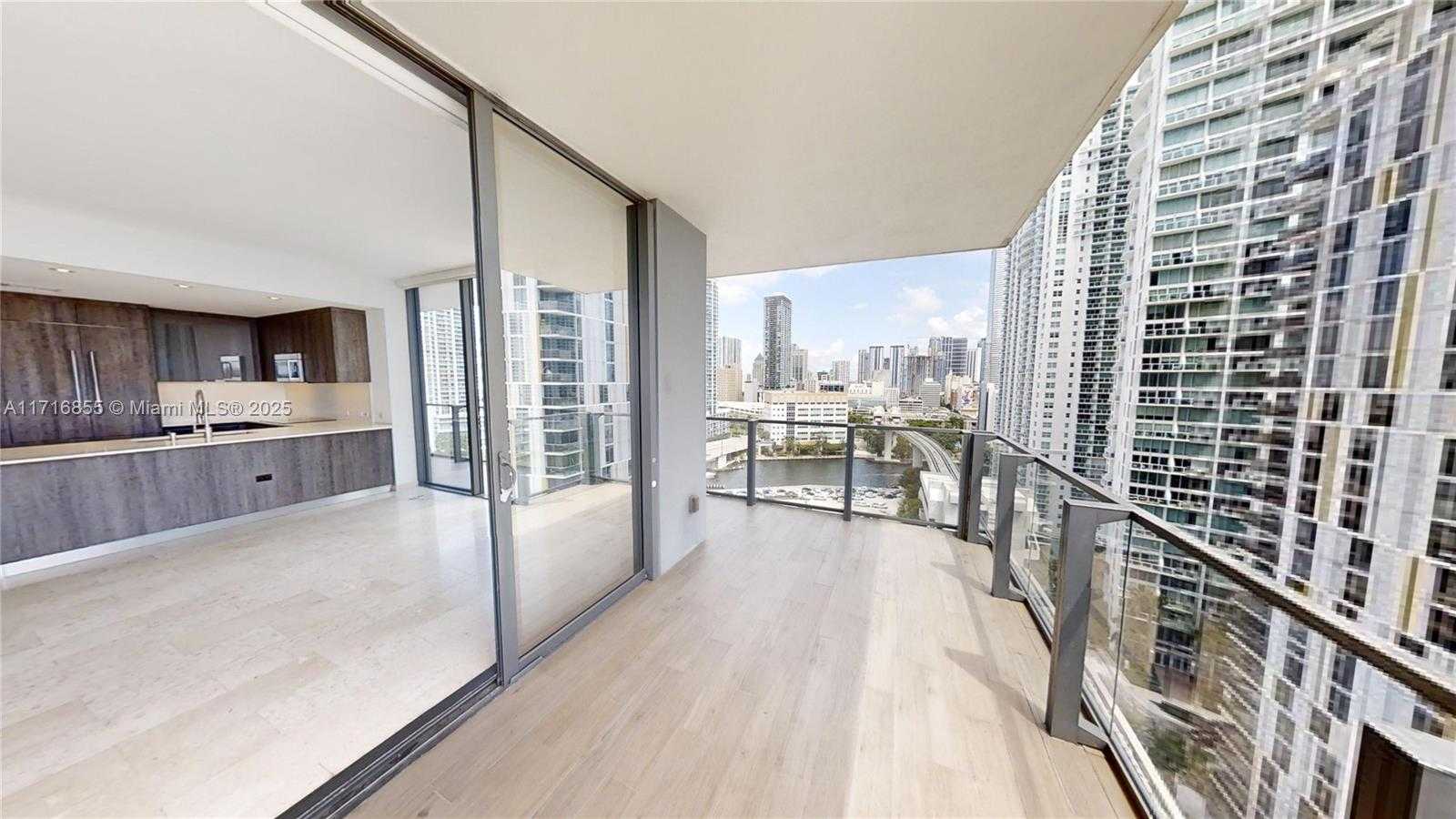 Small Image of 68 SOUTH EAST 6 ST #1111, Miami Number 12