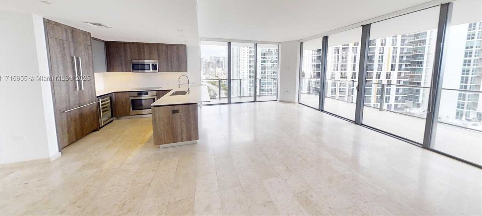 Small Image of 68 SOUTH EAST 6 ST #1111, Miami Number 25