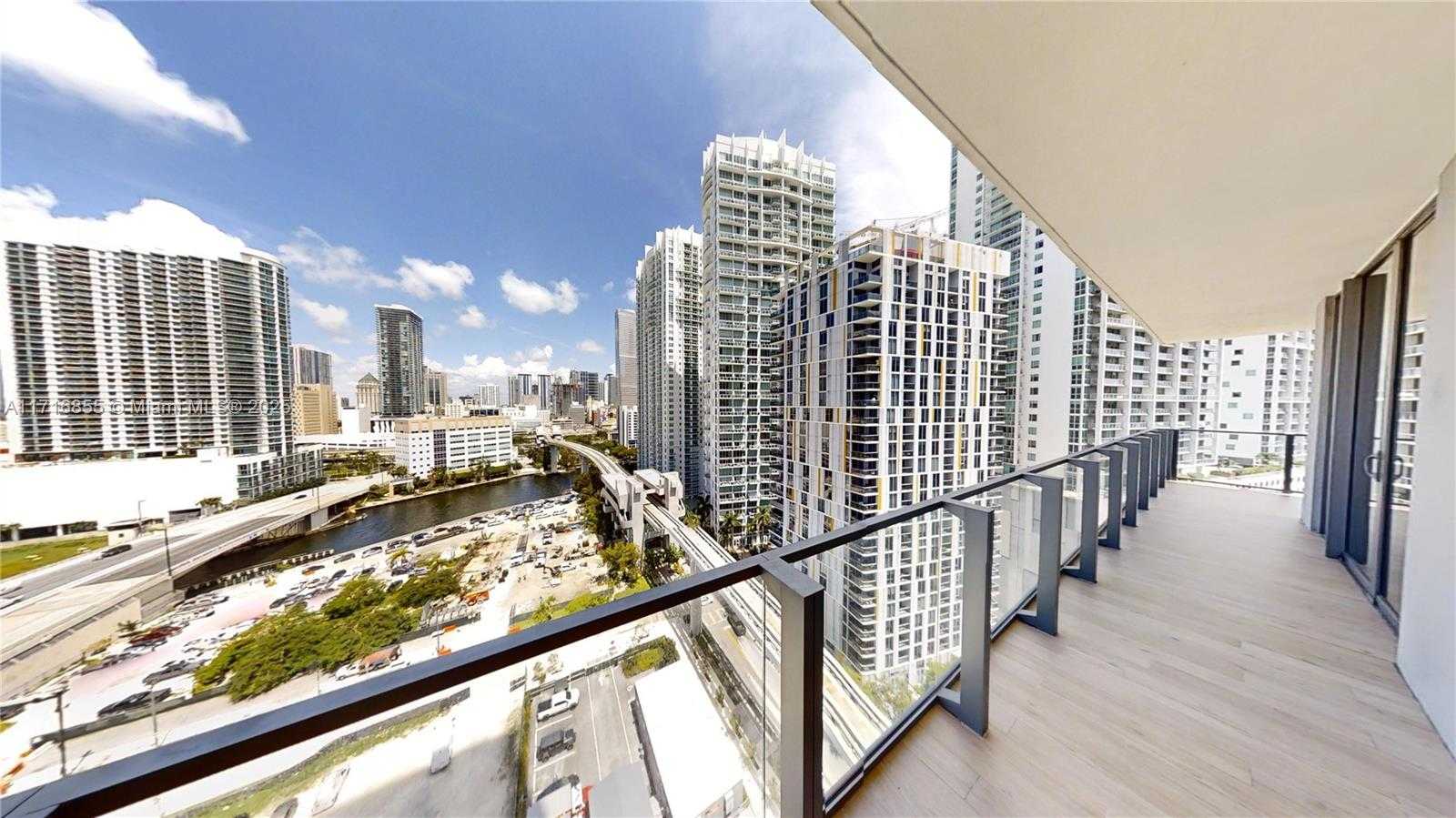 Small Image of 68 SOUTH EAST 6 ST #1111, Miami Number 32