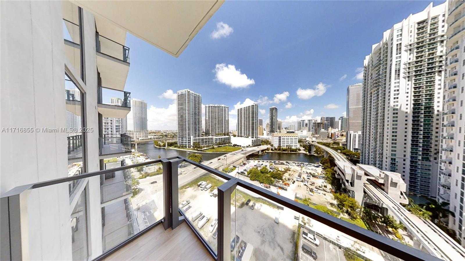 Small Image of 68 SOUTH EAST 6 ST #1111, Miami Number 34