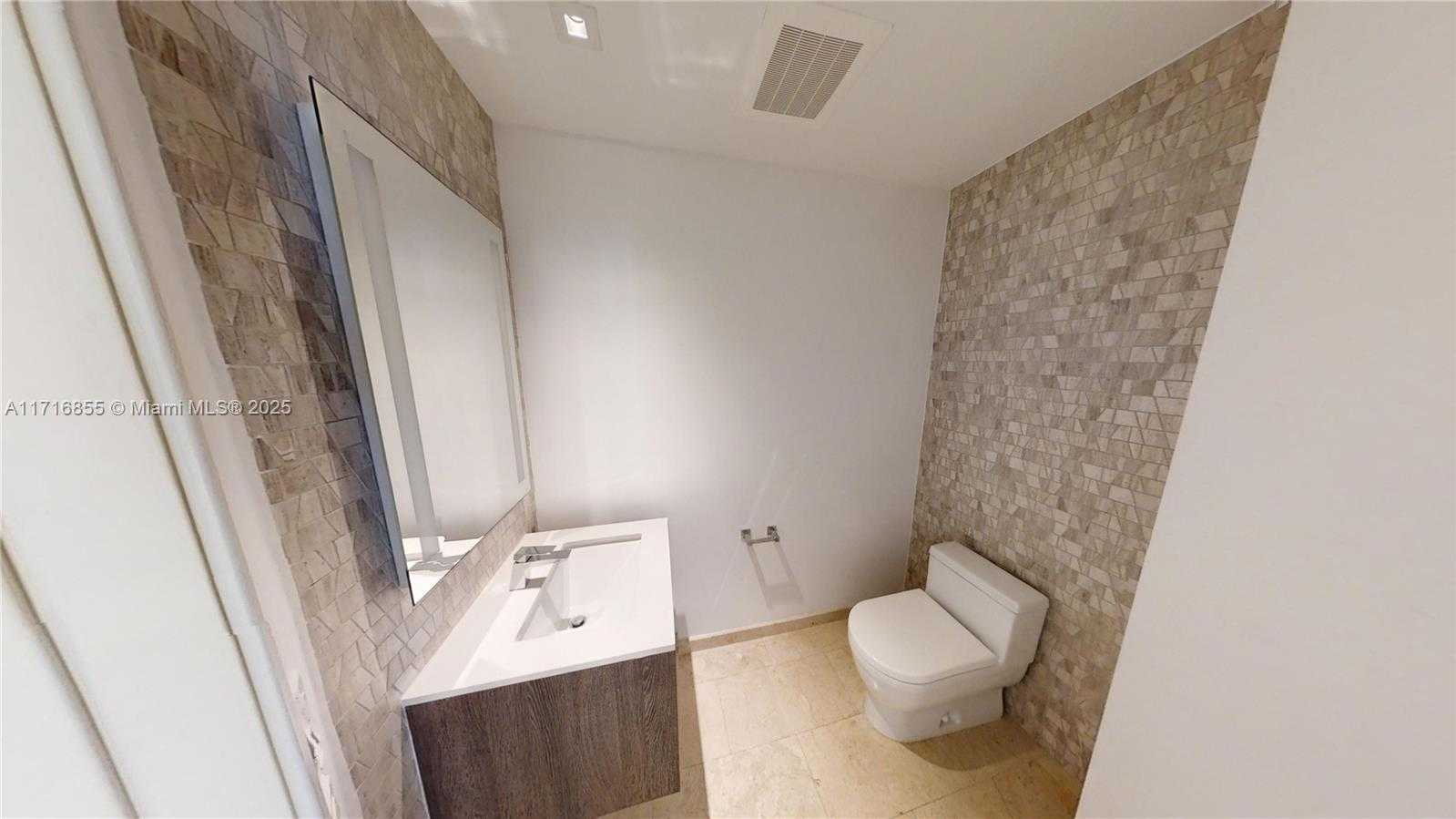Small Image of 68 SOUTH EAST 6 ST #1111, Miami Number 36