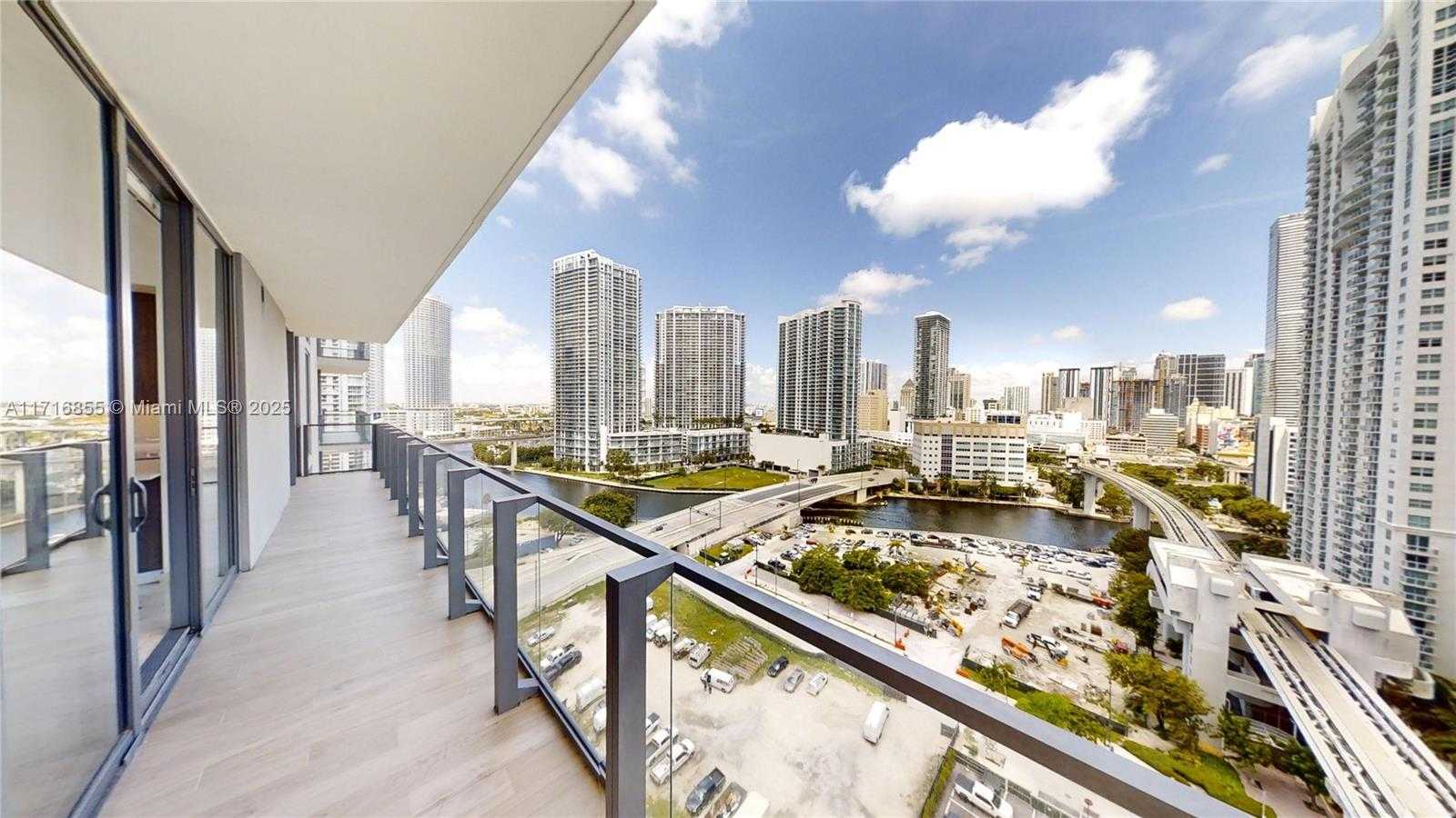 Small Image of 68 SOUTH EAST 6 ST #1111, Miami Number 38