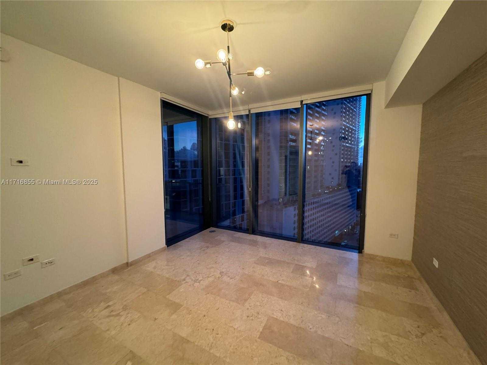 Small Image of 68 SOUTH EAST 6 ST #1111, Miami Number 43