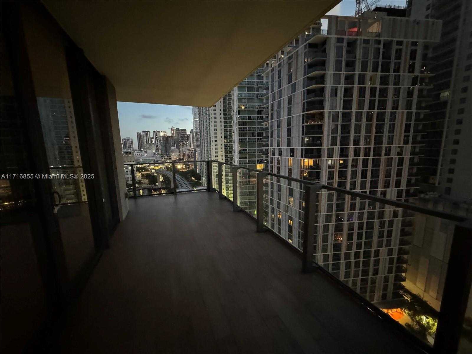 Small Image of 68 SOUTH EAST 6 ST #1111, Miami Number 49