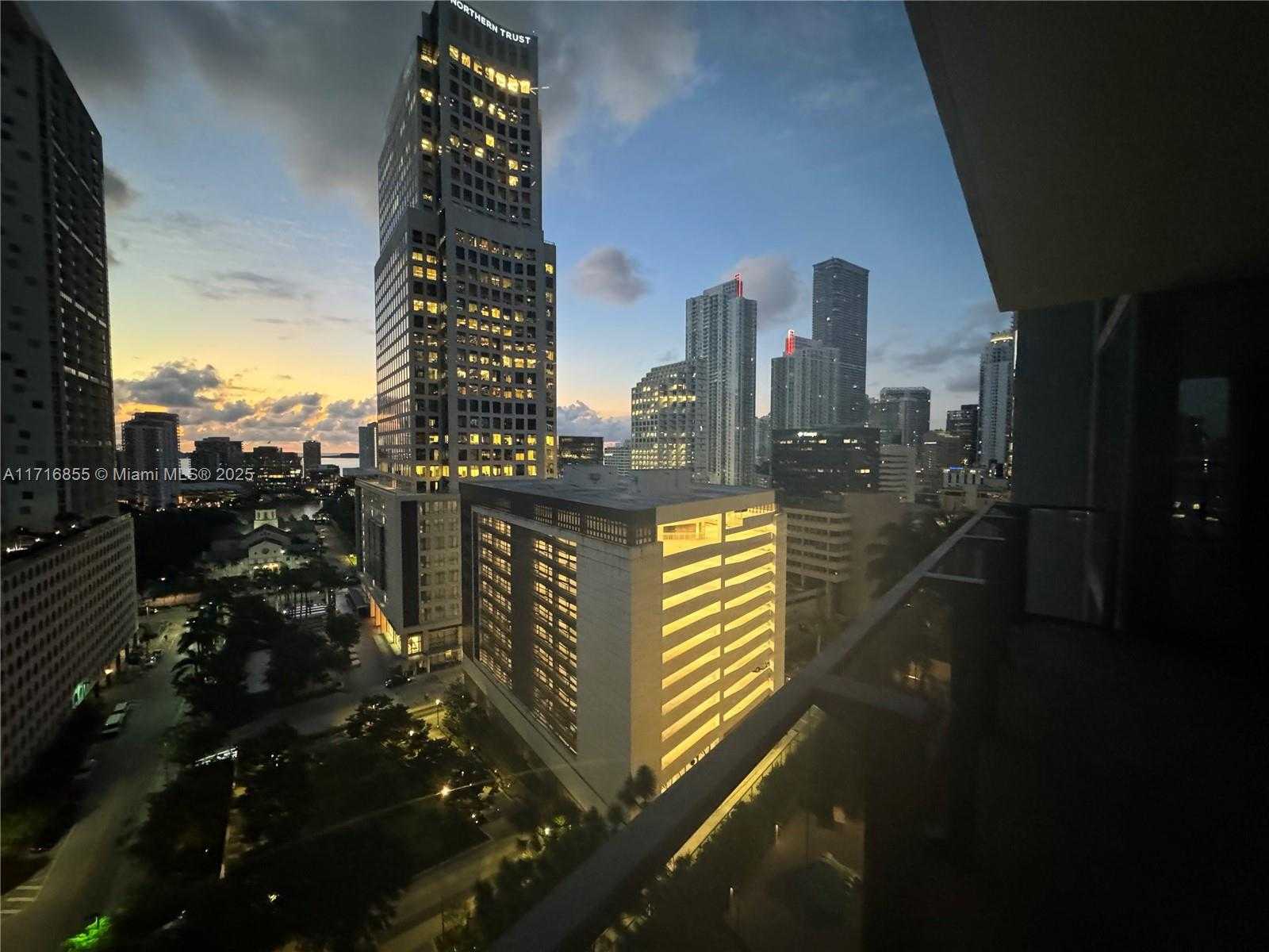 Small Image of 68 SOUTH EAST 6 ST #1111, Miami Number 50