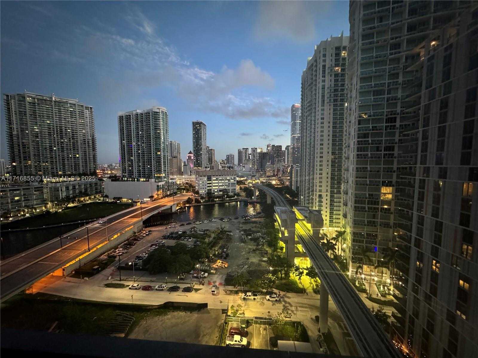 Small Image of 68 SOUTH EAST 6 ST #1111, Miami Number 55