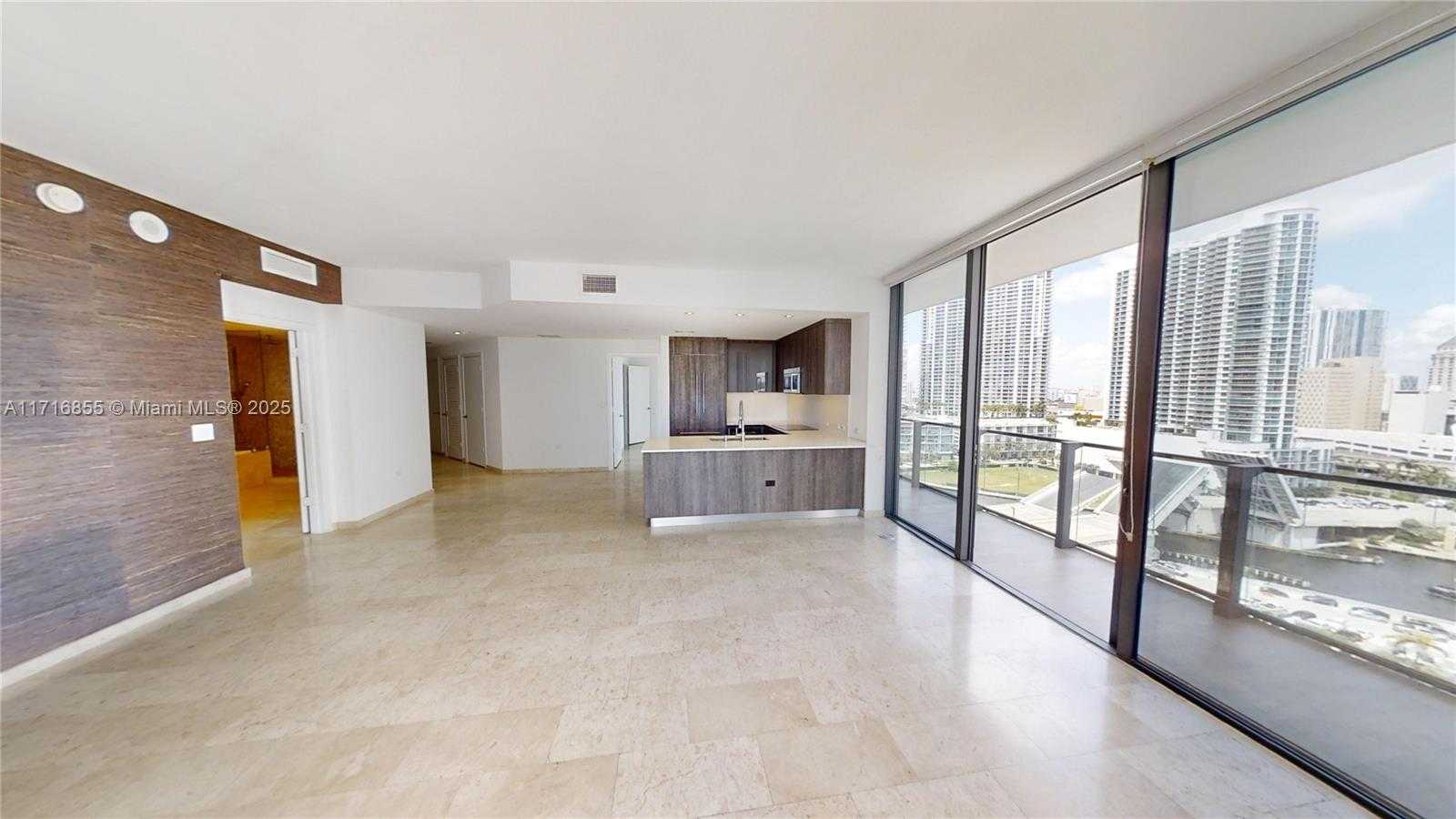 Small Image of 68 SOUTH EAST 6 ST #1111, Miami Number 7